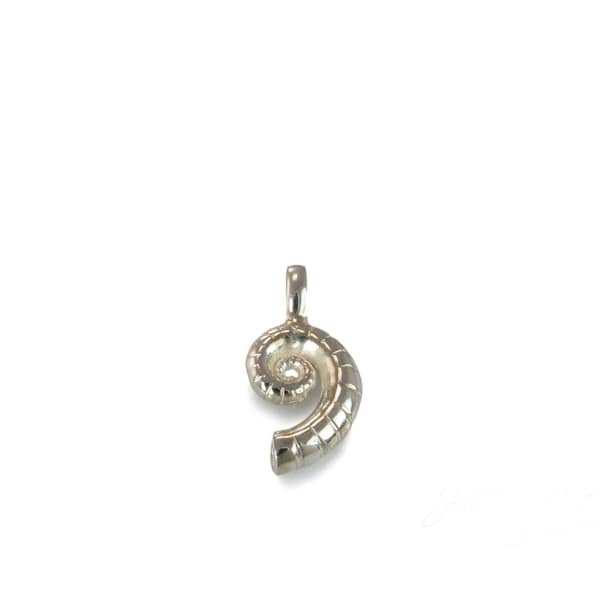 PDss110 Sterling silver 'RAMSHORN' Shell pendant only