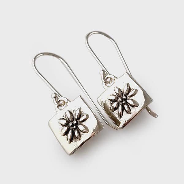 ERss176 Sterling silver ' EMBOSSED SQUARES ' earrings
