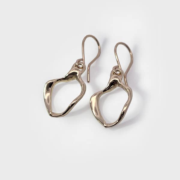 Totorere Shell link earrings - Gold