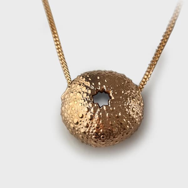 PD 9R314 Rose gold small KINA (sea urchin) pendant including chain 45cm (side)