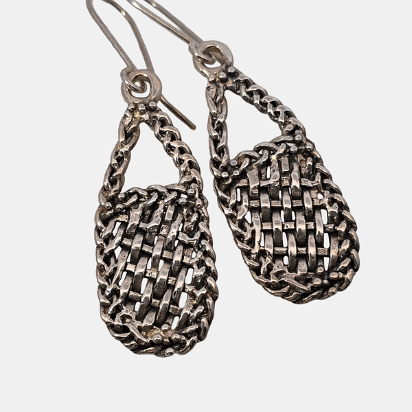 ER ss643 Hand finished Sterling Silver, FLAX KETE earrings (5cm length approx)