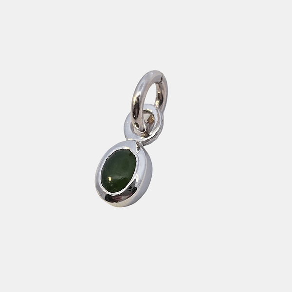 NZ cabochon Pounamu /Greenstone pendant - charm