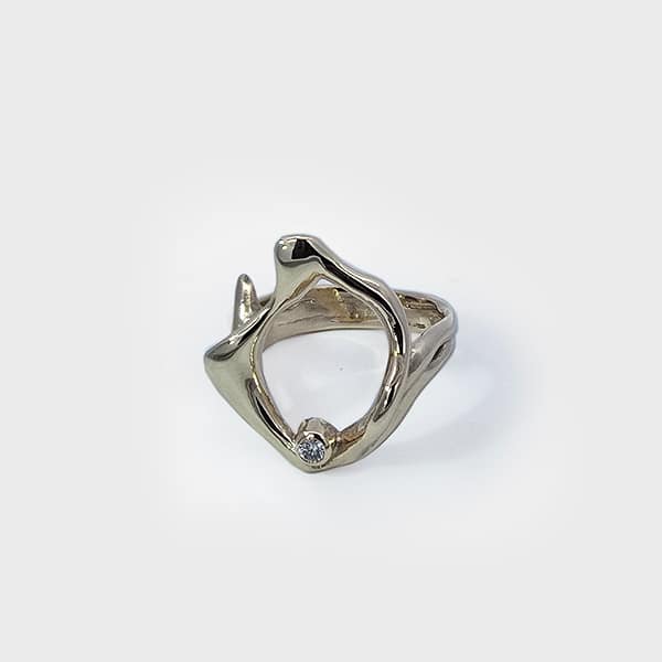 Large Gold Totorere Shell link ring & Diamond